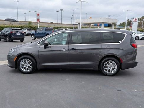 Used 2023 Chrysler Voyager LX FWD image 13