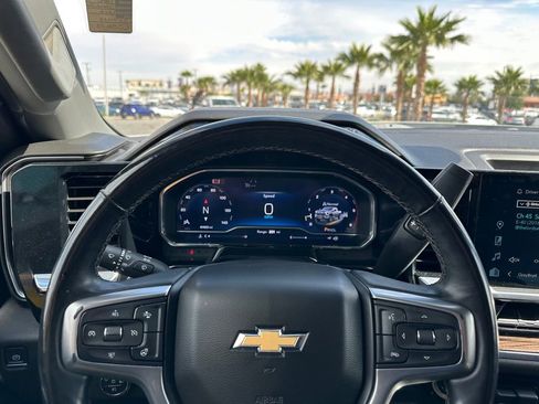 Used 2024 Chevrolet Silverado 2500 LT AWD/4WD image 18