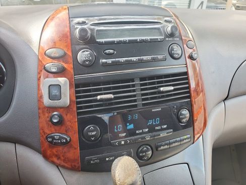 Used 2006 Toyota Sienna XLE FWD image 22