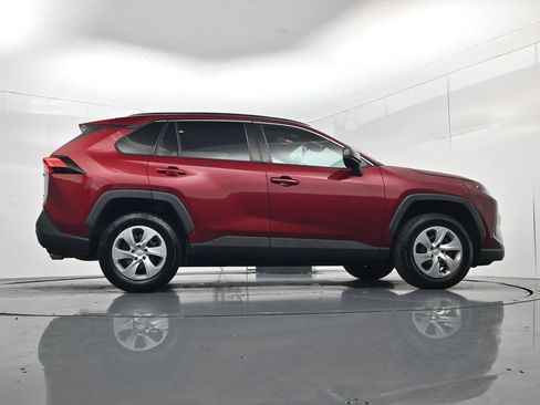 Used 2021 Toyota RAV4 LE AWD/4WD image 43