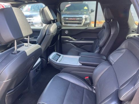 Used 2025 Lincoln Navigator Reserve w/ Jet Appearance Package AWD/4WD image 16