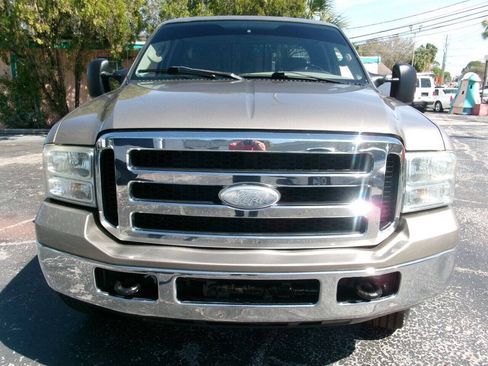 Used 2006 Ford F250 XLT AWD/4WD image 2