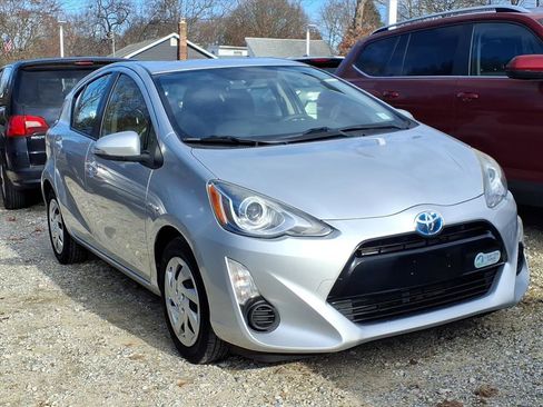 Used 2015 Toyota Prius C Two image 3