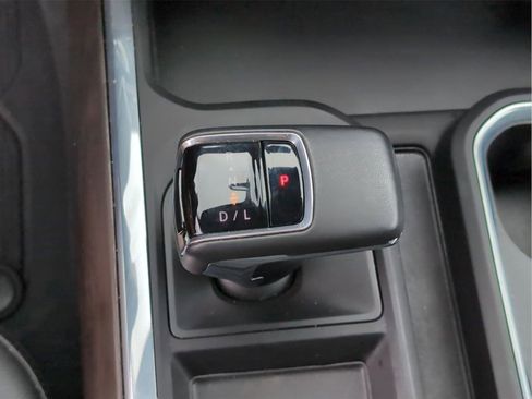 Used 2024 GMC Sierra 1500 SLT w/ SLT Premium Plus Package AWD/4WD image 22