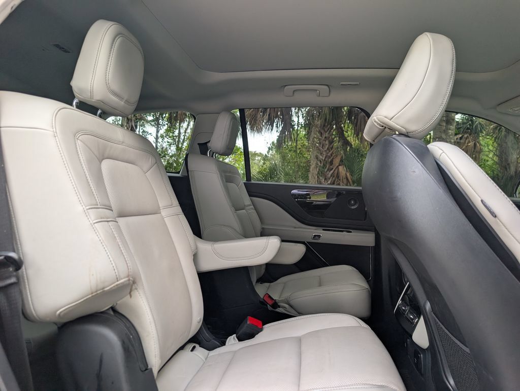 Used 2025 Lincoln Aviator Reserve w/ Jet Appearance Package RWD image 19