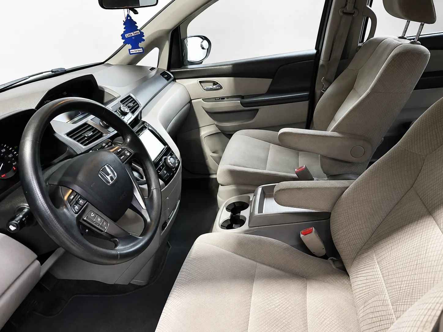 Used 2016 Honda Odyssey EX image 3