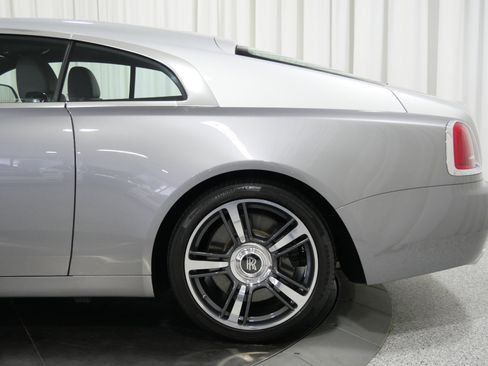 Used 2015 Rolls-Royce Wraith image 11