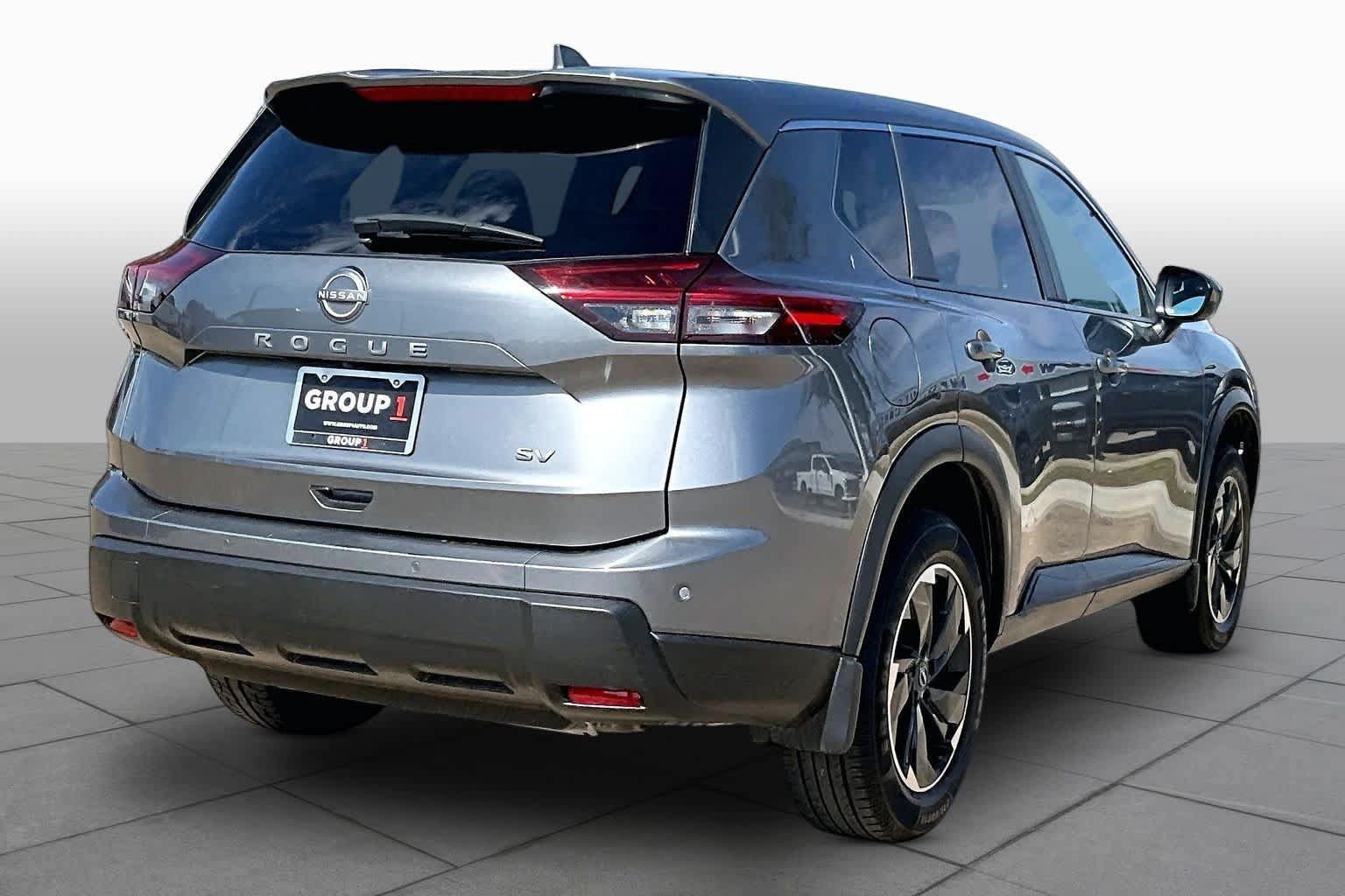 Used 2024 Nissan Rogue SV FWD image 13