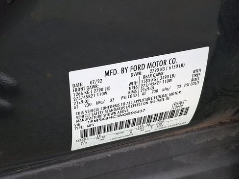 Certified 2022 Ford Explorer Platinum w/ Equipment Group 601A image 29