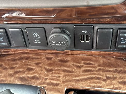 Used 2020 Nissan Armada SL image 16