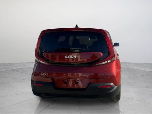 Used 2022 Kia Soul LX FWD image 4