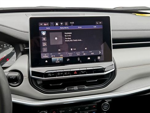 Used 2024 Jeep Compass Limited image 25