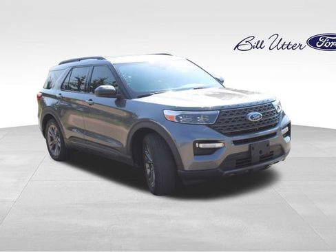 Used 2021 Ford Explorer XLT w/ Equipment Group 202A RWD image 3