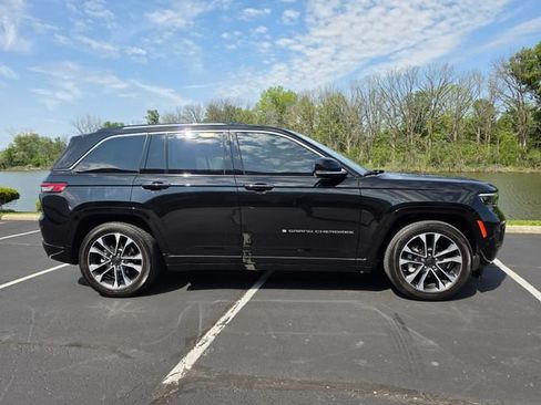 Used 2023 Jeep Grand Cherokee Overland AWD/4WD image 5