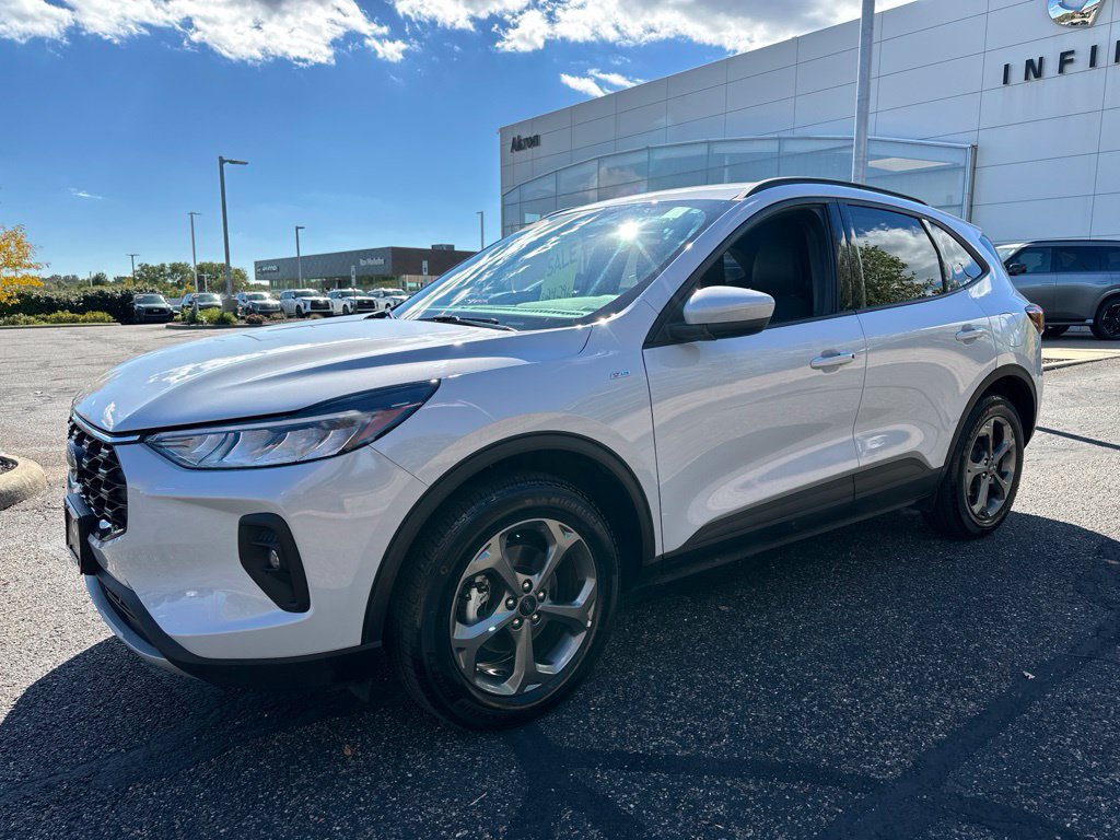 Used 2025 Ford Escape ST-Line Select AWD/4WD image 8