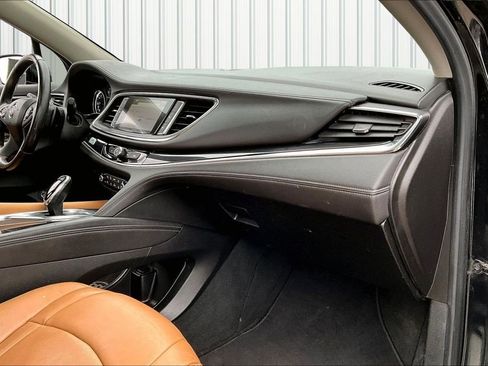 Used 2019 Buick Enclave Premium image 27