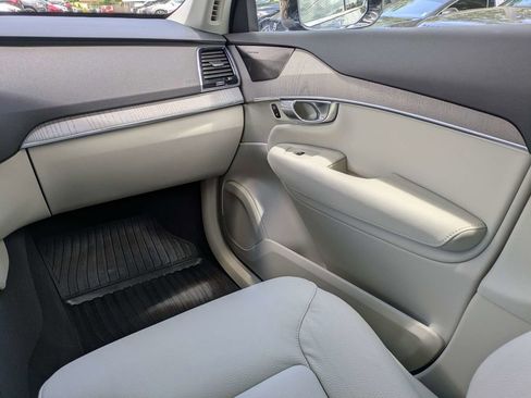 Certified 2024 Volvo XC90 T8 Plus AWD/4WD image 23