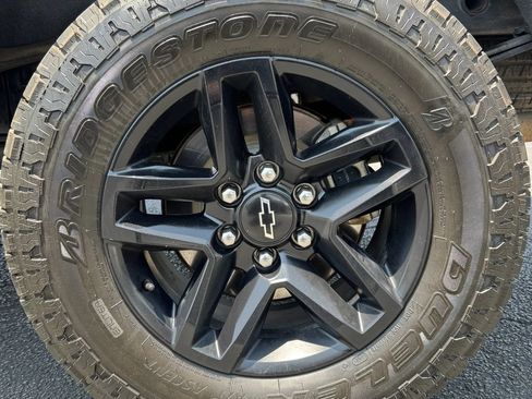 Used 2019 Chevrolet Silverado 1500 LT Trail Boss AWD/4WD image 15