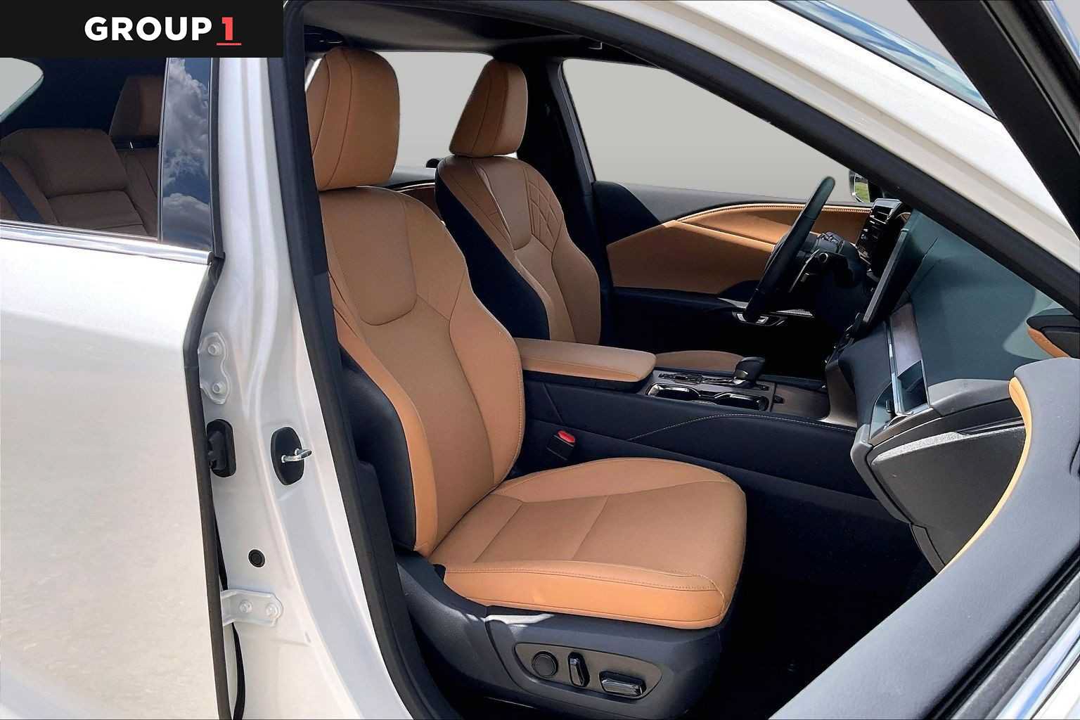 Used 2026 Lexus RX 350 Premium w/ Convenience Package FWD image 8