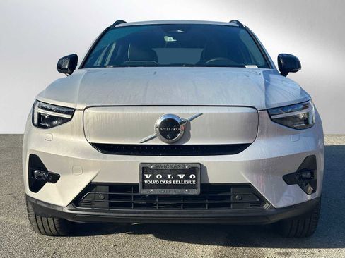 Certified 2023 Volvo XC40 Recharge Ultimate image 2