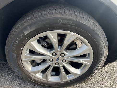 Used 2024 Ford Explorer Limited image 27