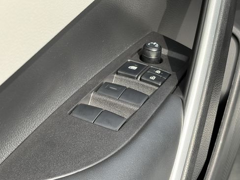 Certified 2026 Toyota Corolla Cross L FWD image 28