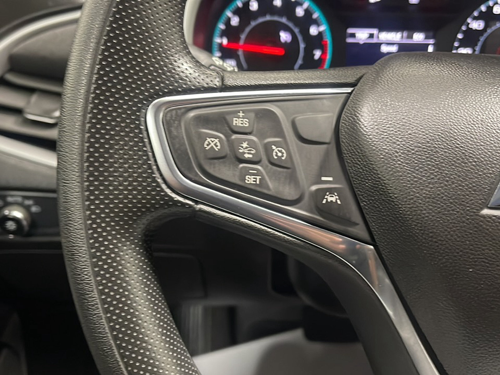 Used 2025 Chevrolet Malibu LT FWD image 6