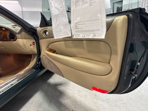 Used 2004 Jaguar XK8 Convertible RWD image 33