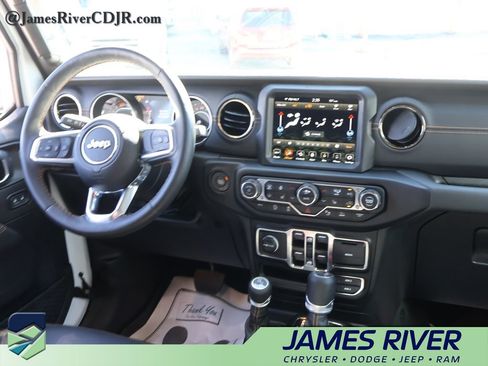 Used 2023 Jeep Wrangler Altitude image 13