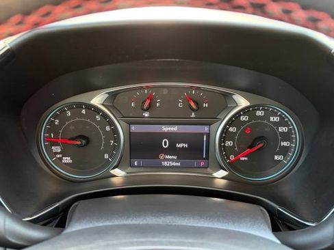 Used 2023 Chevrolet Equinox RS FWD image 18