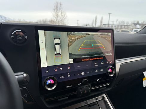 Used 2026 Lexus GX 550 w/ Cold Area Package image 33