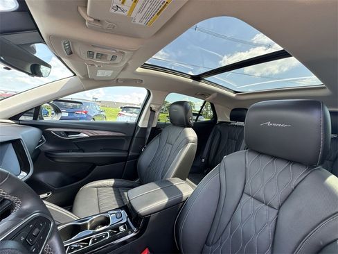 Used 2021 Buick Envision Avenir w/ Technology Package II image 22