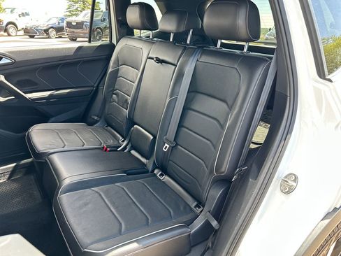 Used 2022 Volkswagen Tiguan SEL R-Line AWD/4WD image 19