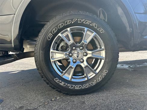 Used 2017 Ford F150 Lariat image 18