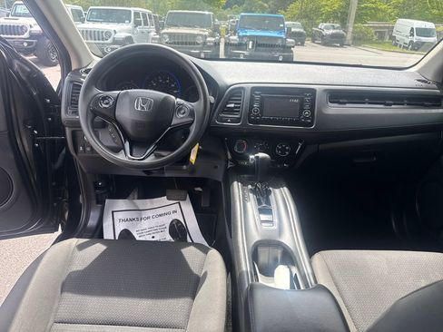 Used 2019 Honda HR-V LX image 16
