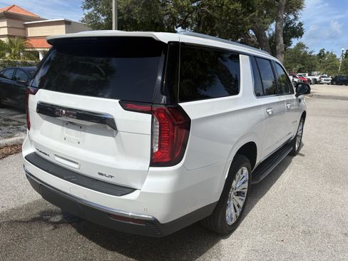 Used 2021 GMC Yukon XL SLT w/ SLT Luxury Plus Package AWD/4WD image 7