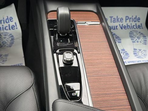 Certified 2024 Volvo XC60 B5 Plus w/ Protection Package Premier AWD/4WD image 22