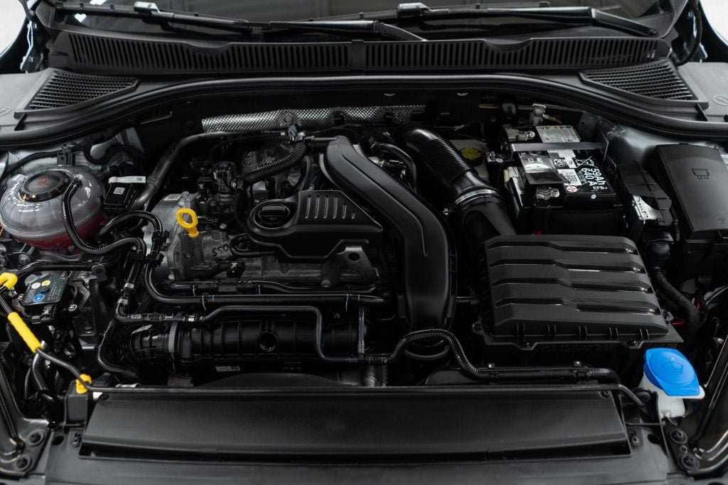 Used 2025 Volkswagen Jetta SE w/ Black Wheel Package FWD image 34