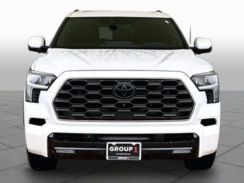 Used 2024 Toyota Sequoia Platinum AWD/4WD image 4