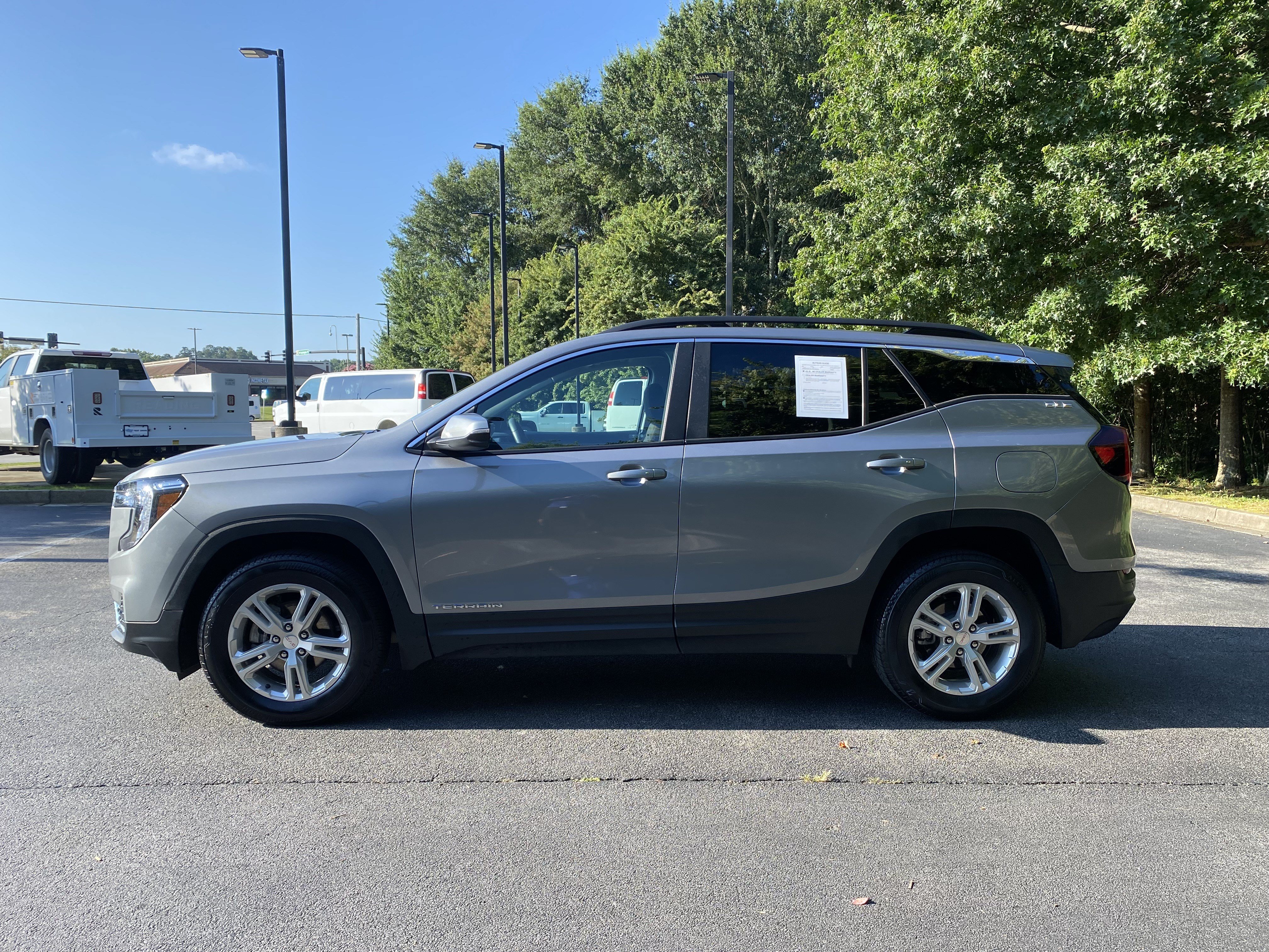 Used 2023 GMC Terrain SLE w/ Driver Convenience Package AWD/4WD image 6