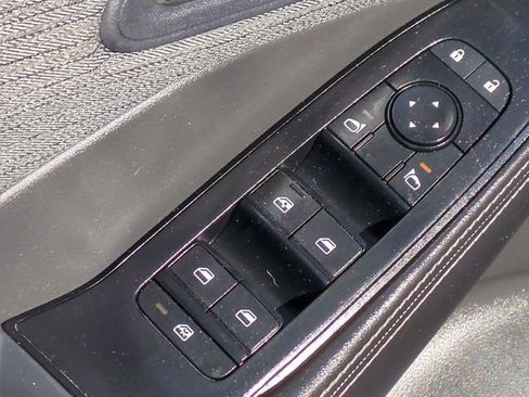 Used 2023 Nissan Rogue SV AWD/4WD image 25