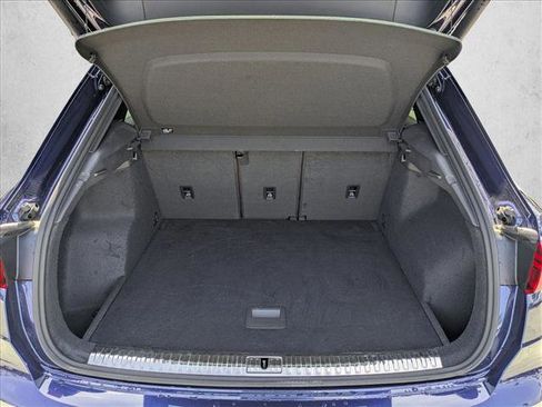 Used 2022 Audi Q3 2.0T Premium w/ Convenience Package image 6