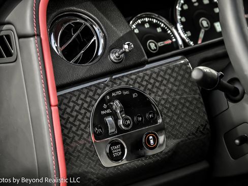 Used 2021 Rolls-Royce Cullinan Black Badge image 31