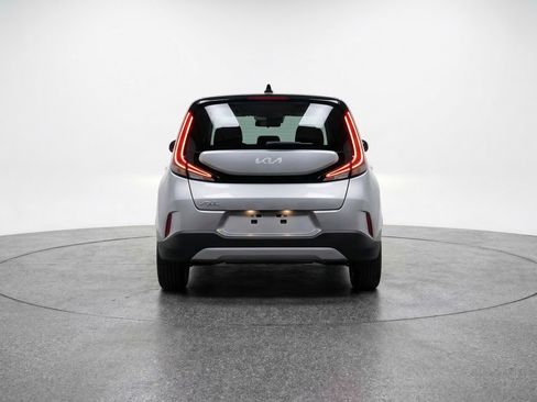 Used 2025 Kia Soul LX w/ LX Technology Package image 7