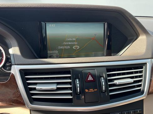 Used 2013 Mercedes-Benz E 350 Sedan image 51