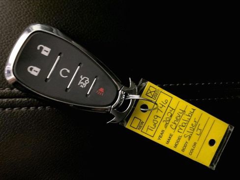 Used 2024 Chevrolet Malibu LT FWD image 11