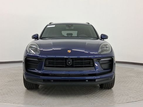 Used 2026 Porsche Macan AWD/4WD image 11