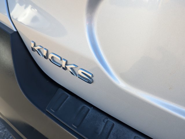 Certified 2020 Nissan Kicks SV w/ Exterior Package FWD image 9