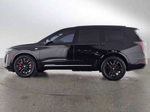 Used 2023 Cadillac XT6 Sport image 2