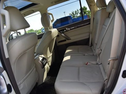 Used 2016 Lexus GX 460 Luxury AWD/4WD image 22